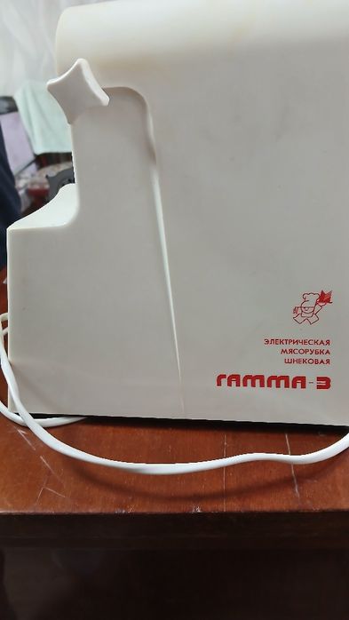 Електрична шнекова м'ясорубка Гамма -3 бу