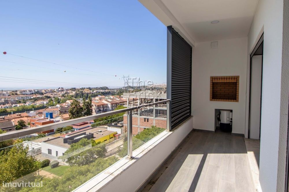 Apartamento com uma excelente vista e parq. para 1 carro no Bom Sucess