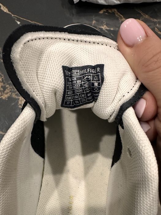 Продам кеди Tommy Hilfiger