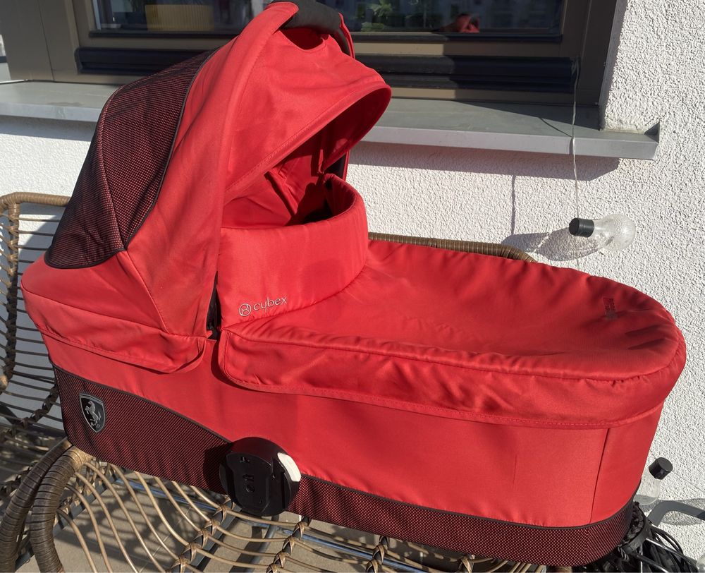 Cybex gondola ferrari red