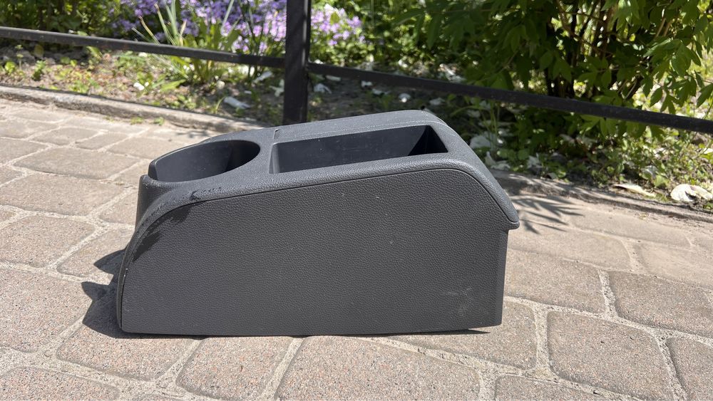 Центральна консоль знята з volkswagen golf 5