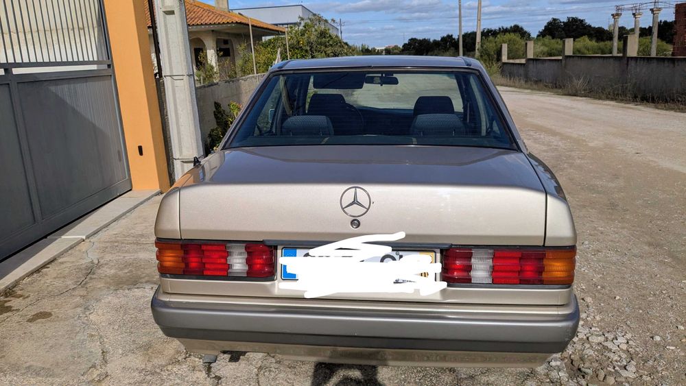 Mercedes 190 novo
