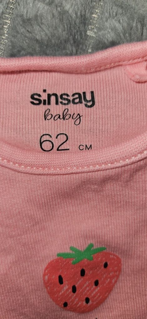 Body z krótkim rękawem