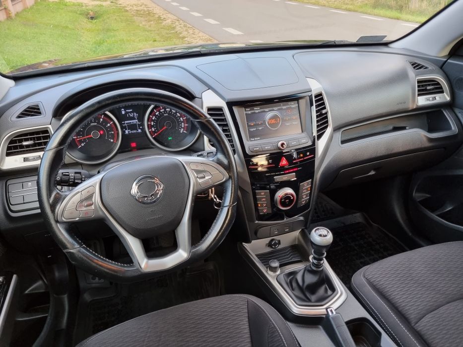 SsangYong Tivoli 1.6 benzyna 2016 salon PL 1wł Bogata wersja