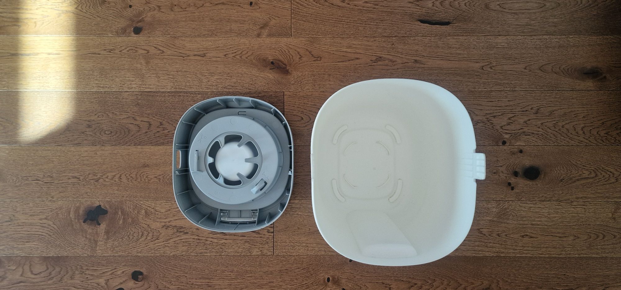 Tommee Tippee Twist Click
pojemnik na pieluchy • Biały