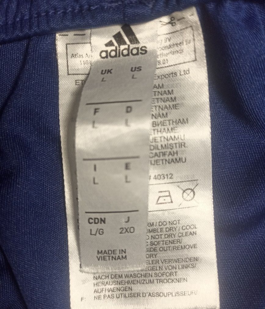 Шорти Adidas, Адідас