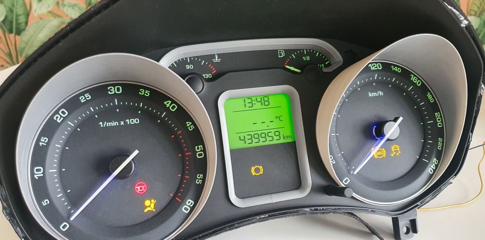 Skoda TOUR oktavia A5 Тунелі в приборку