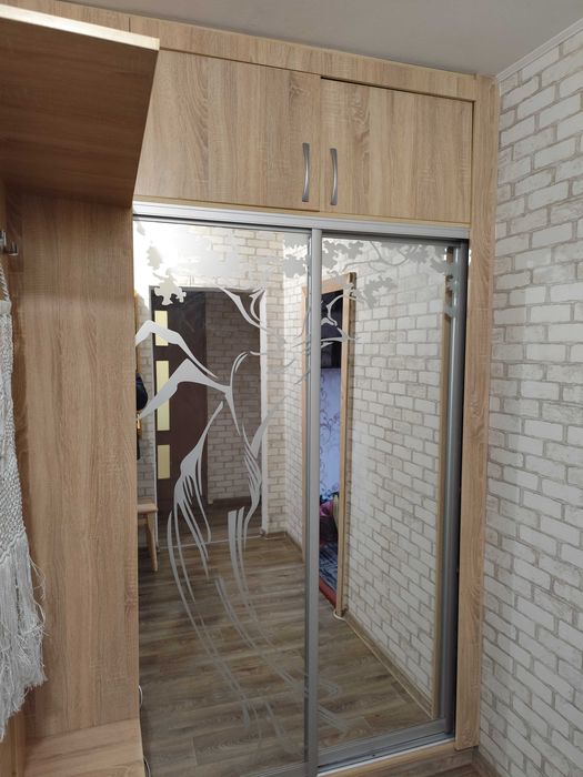 Продаж квартири на середньому поверсі