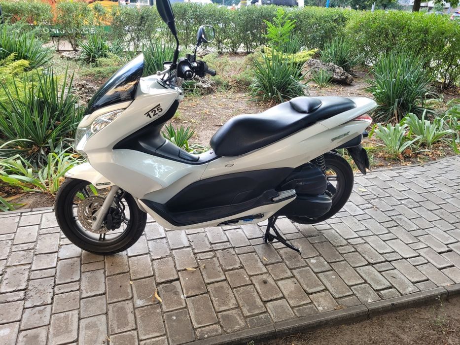 Продам скутер Honda pcx 125