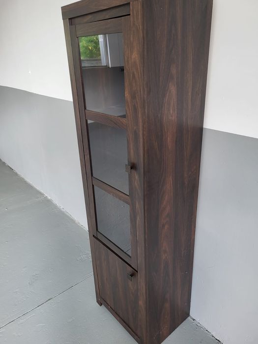 Komoda słupek ciemny orzech