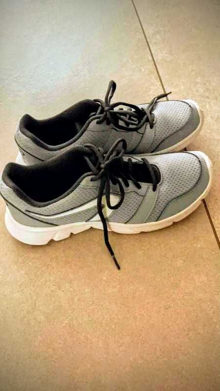 Buty sportowe  40 damskie
