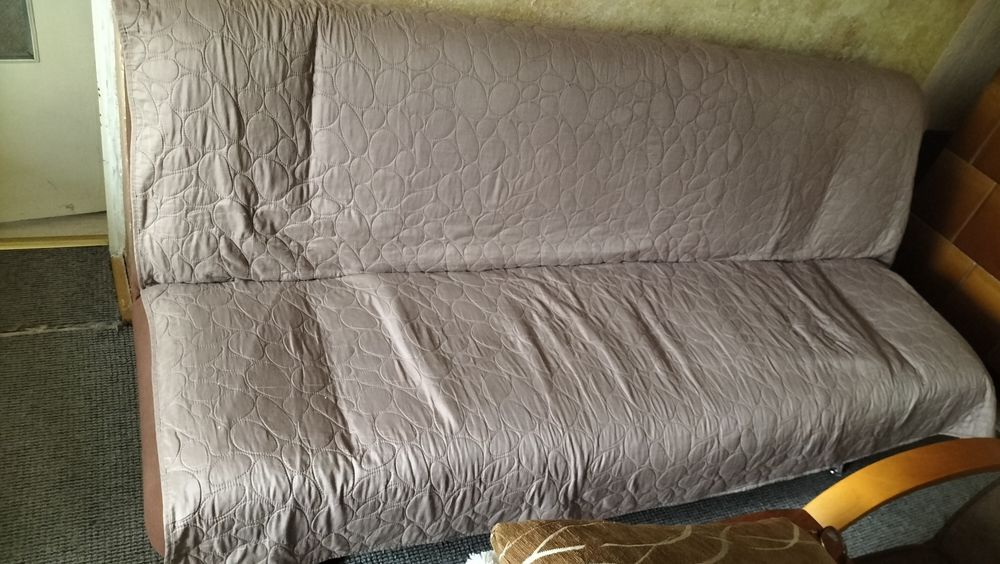 Kanapa wersalka stara do renowacji ,oddam za darmo.