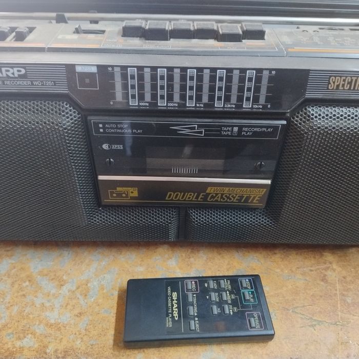 Radiomagnetofon Sharp WQ-T251.