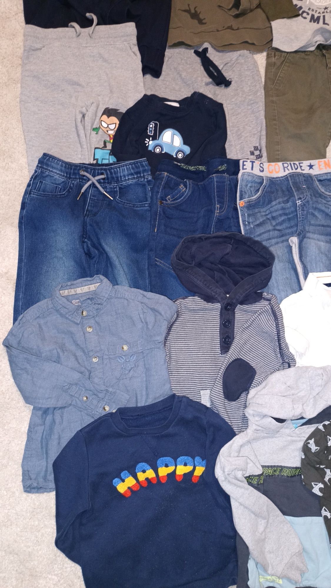 22szt paka małego chłopaka 92/98 jeansy, bluzy, bluzki