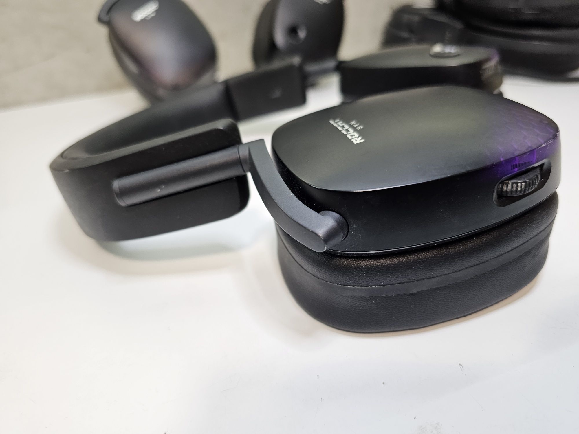 Навушники з мікрофоном ROCCAT SYN Max Air Black