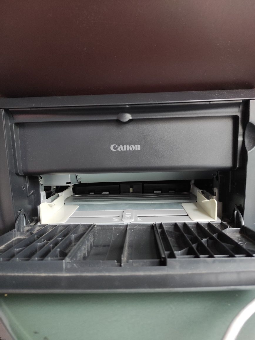 Срочно Принтер лазерный ч/б Canon LPB6020