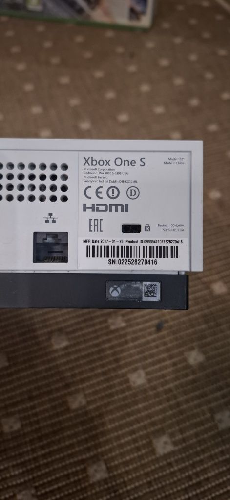 Konsola XBOX ONE S 1TB + 2 pady, STAN IGŁA
