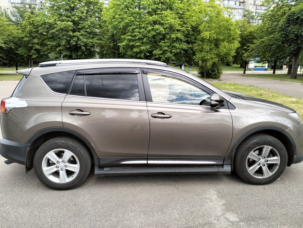 Toyota rav4 повний привід