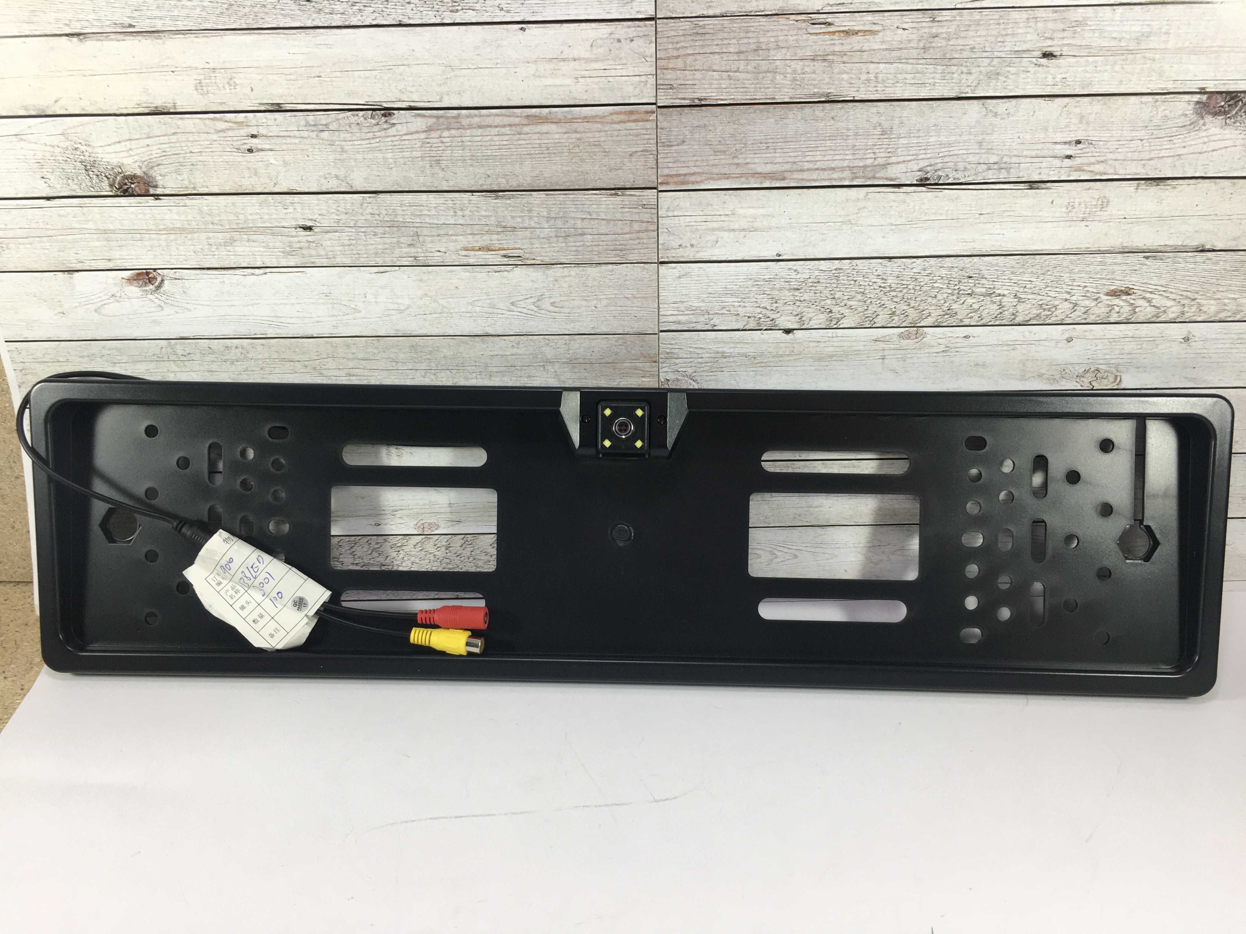 Камера заднего вида с LED подсветкой в номерной рамке