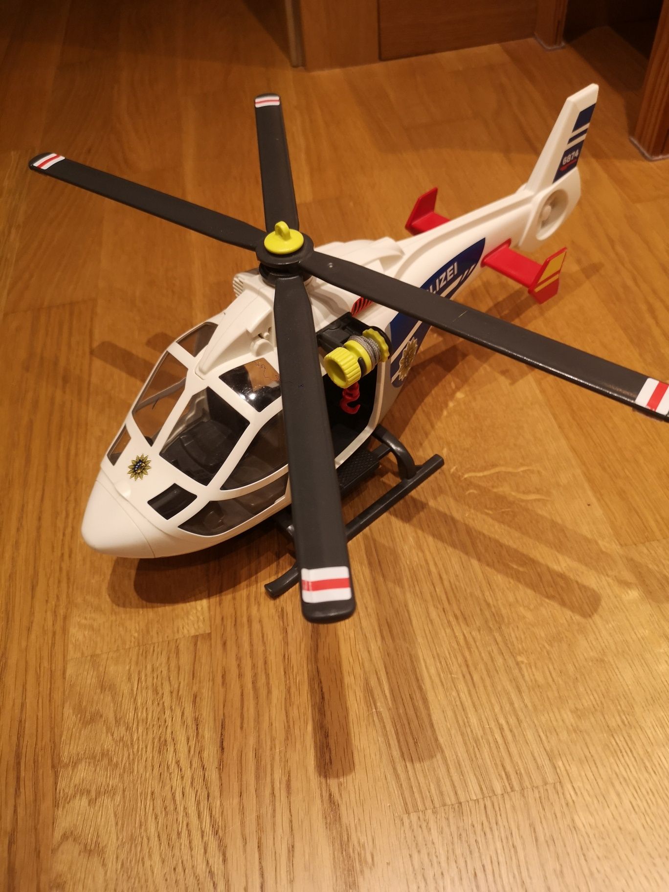 Zabawka Helikopter  policyjny Playmoblil i  policjanci z latarką