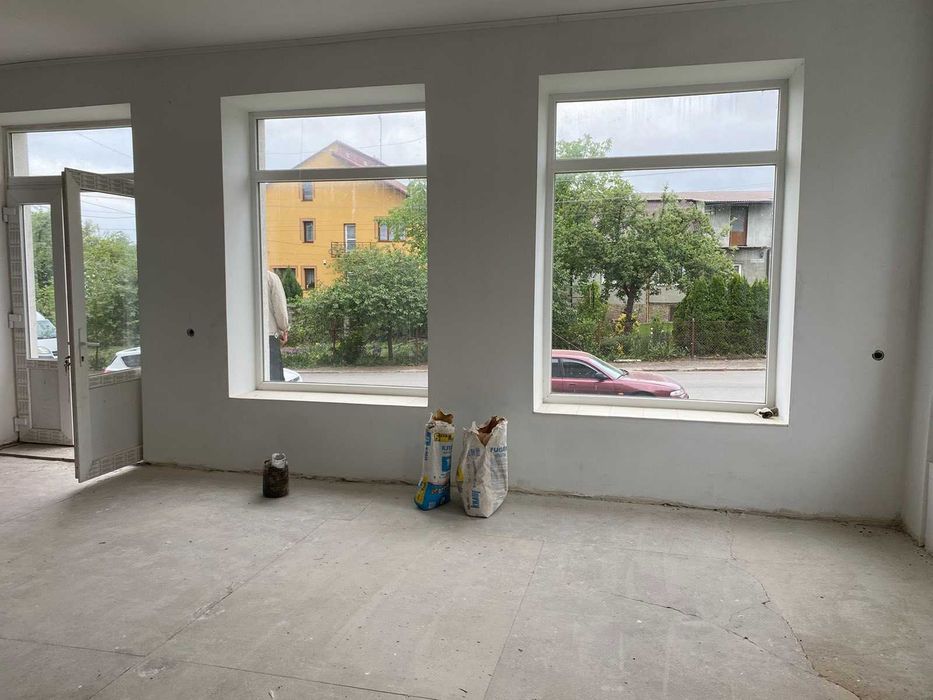 Продаж комерційного приміщення, під магазин, офіс, Самбір, центр