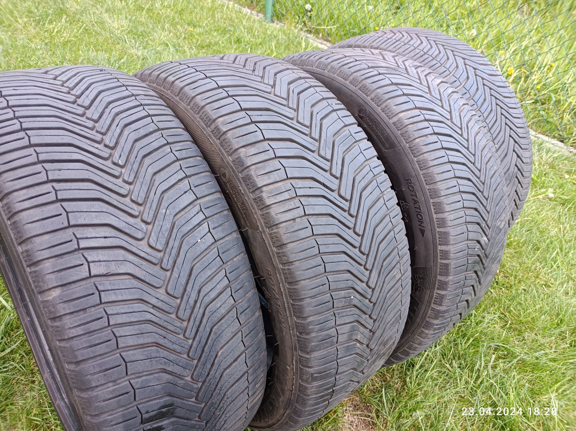 Opony Michelin Crossclimate 225/45/17