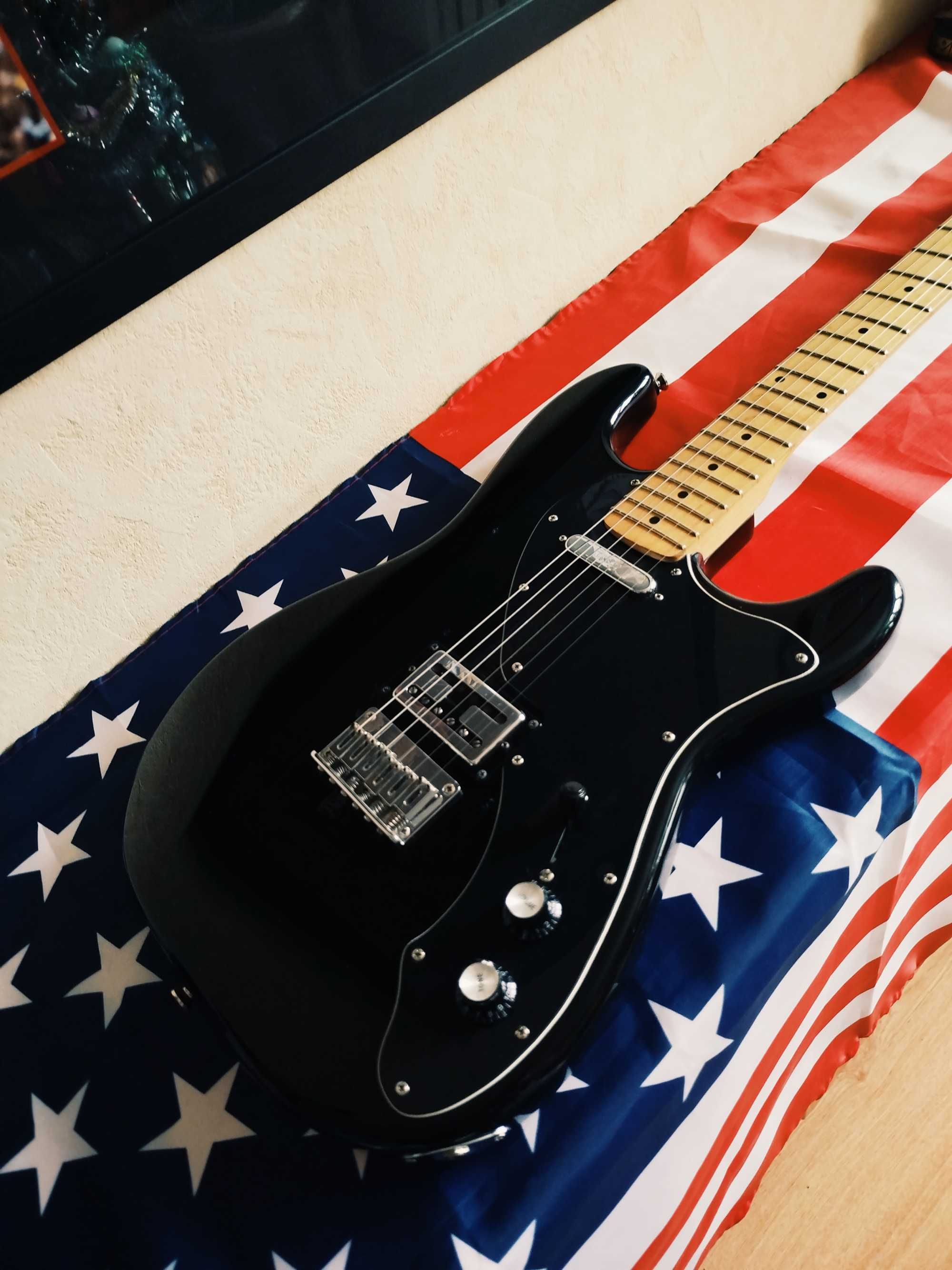Squier Stratocaster "Hello Kitty" 2006 Tele Strat