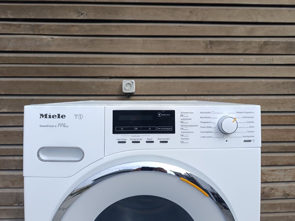 Сушильна машина Miele TMG840WP