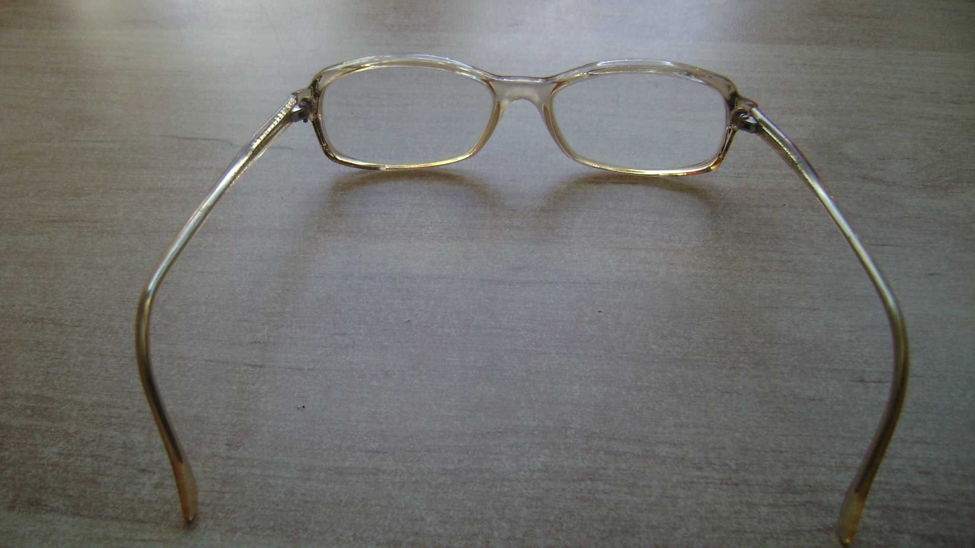 Starocie z PRL Okulary niemieckie korekcyjne +3 dioptrie rozstaw13,5cm