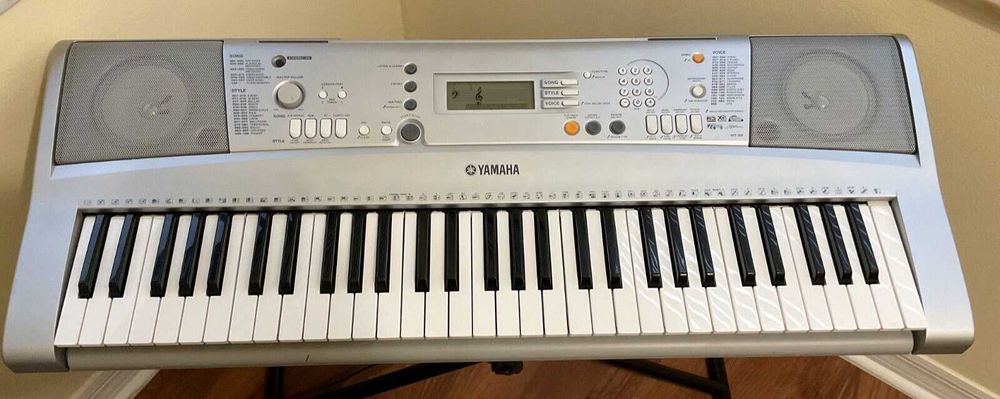 Синтезатор Yamaha YPT 300