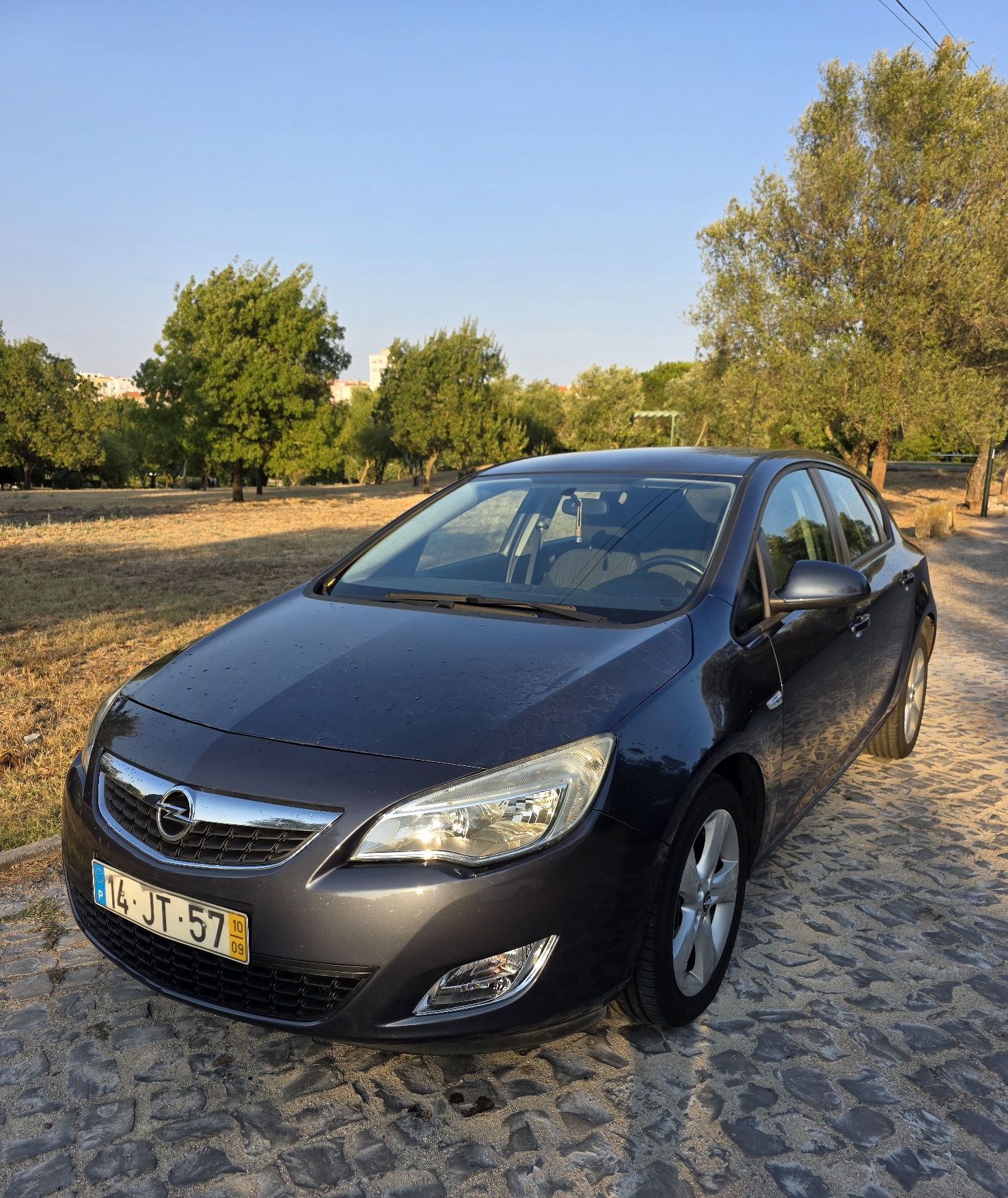 Opel Astra J 1.4 100 CV • 2010 • 98.000 km • Excelente estado — 5.800