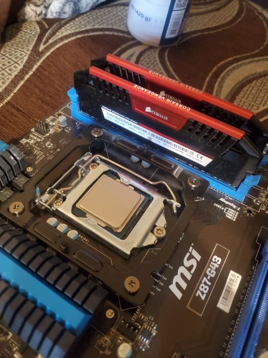 Оперативная память: Corsair ddr3 8x2 1600mh