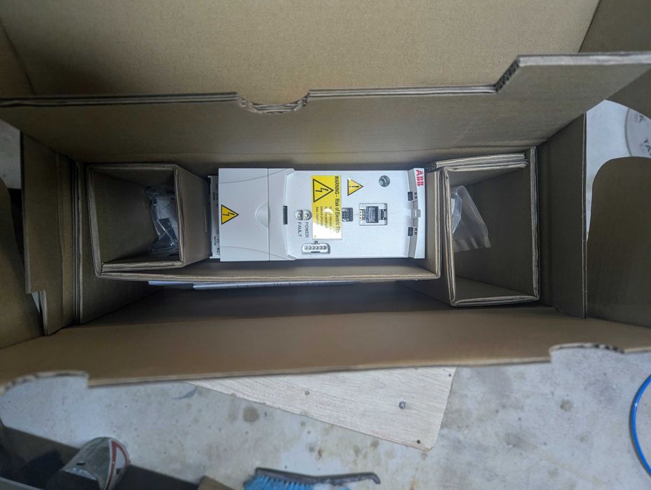 Перетворювач частоти  ABB ACS310-03E-09A7-4