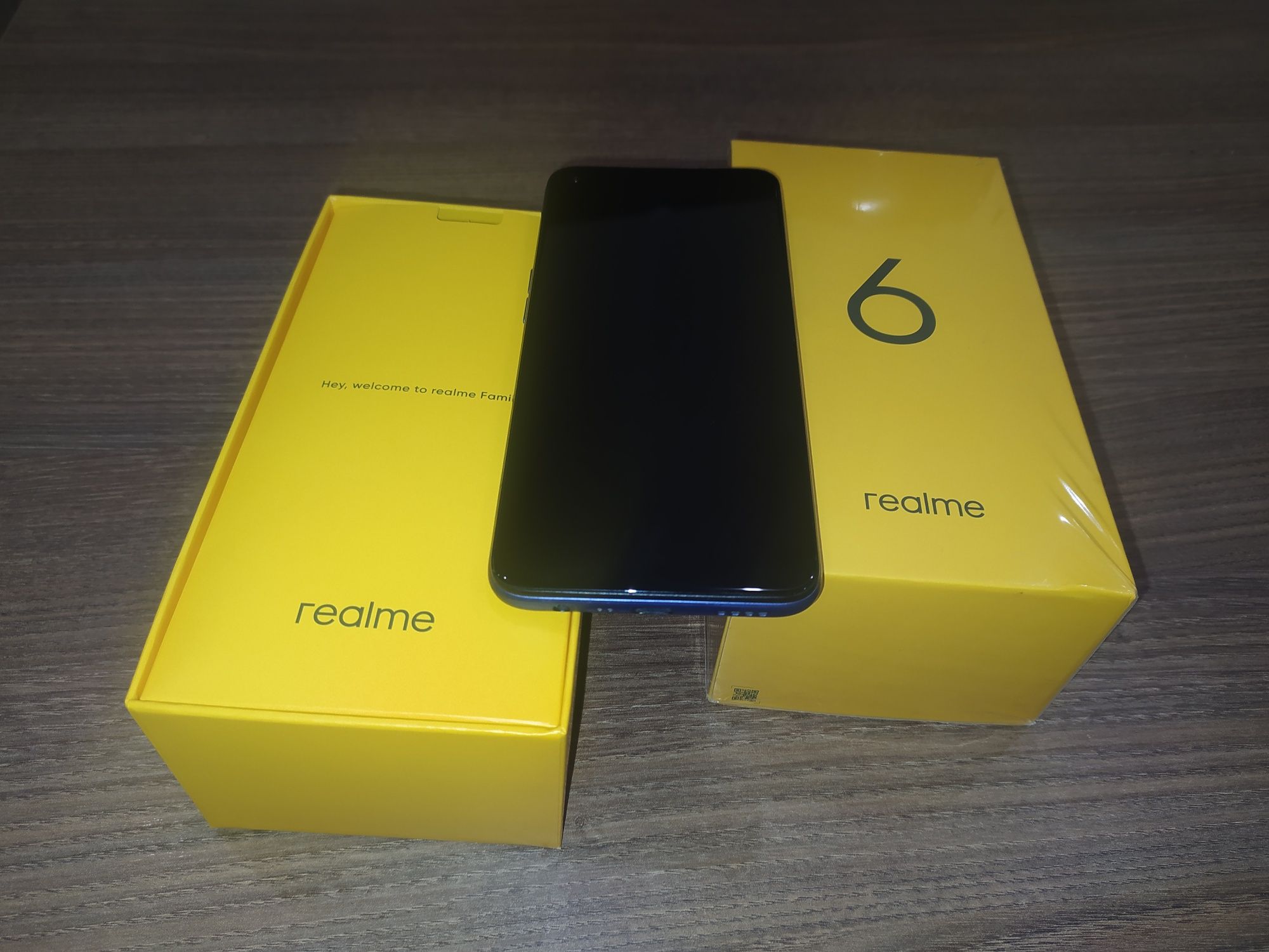 Realme 6  4/128GB Comet Blue NFC  (Xiaomi, POCO).Нужна замена дисплея.
