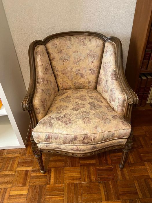 Conjunto de poltronas crapaud estilo Luís XVI