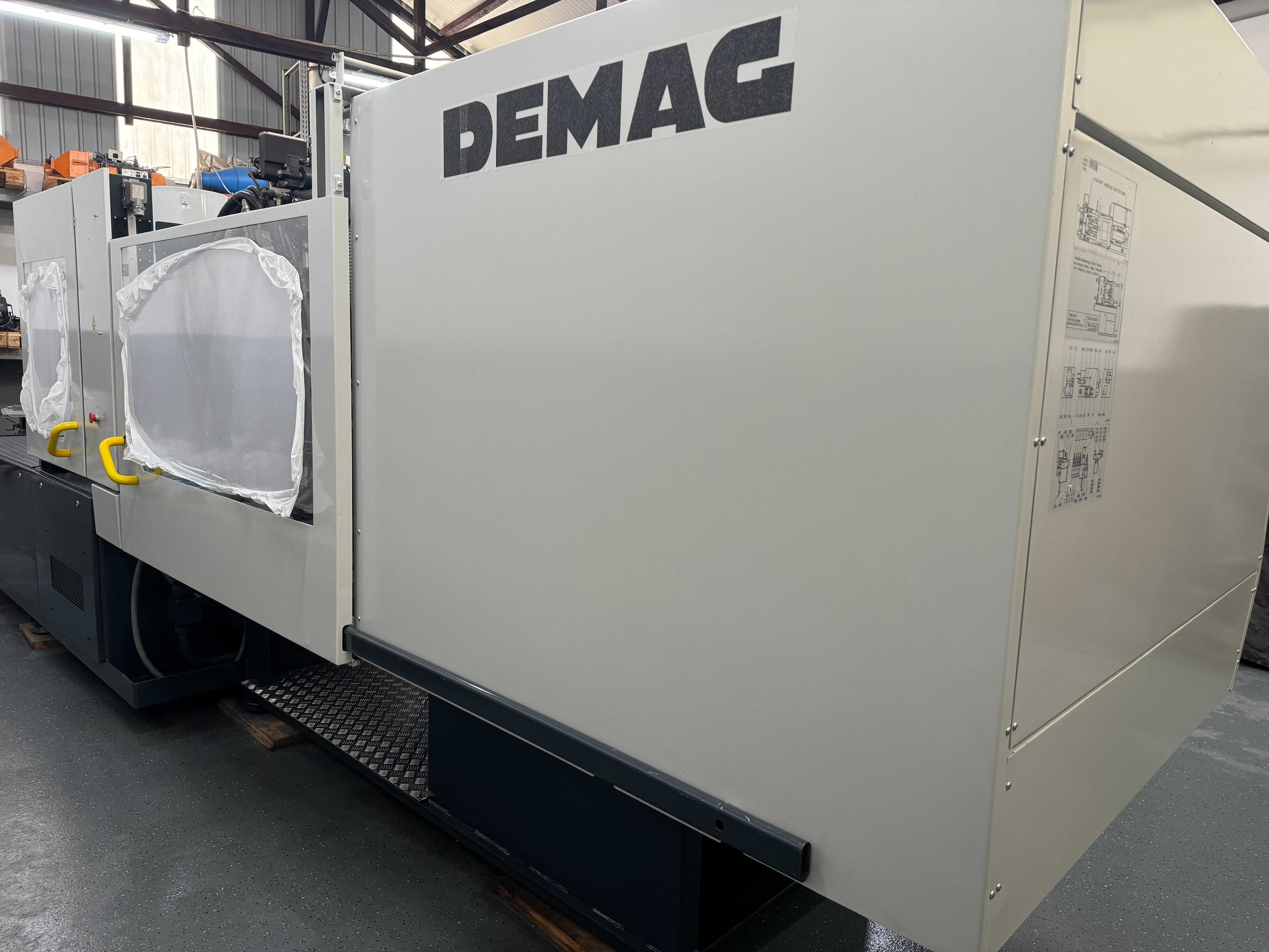 MÁQUINA INJEÇÃO DEMAG ERGOTECH 250 TON.