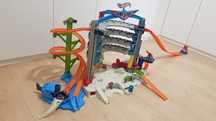 Hot Wheels Tor Ultimate Parking Mega Garage Garaż