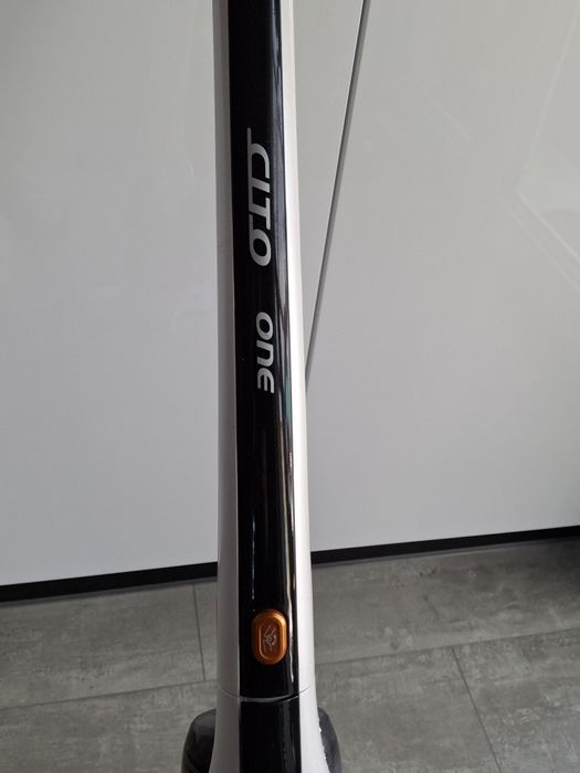 Odkurzacz pionowy Zelmer na części plus ładowarka