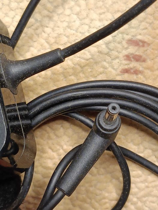 Зарядне блок живлення питания до ноутбука ASUS 19V 2.37A (4.0×1.35mm)