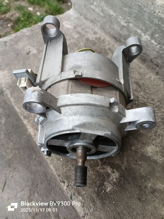 Мотор від пральної машини