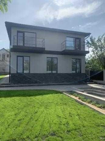 Продам стильный современный 2-хэт дом с бассейном