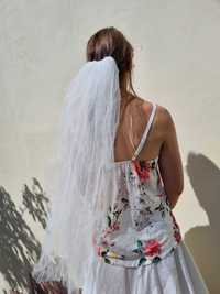 Półdługi weselny ślubny welon biały lekki za łopatki