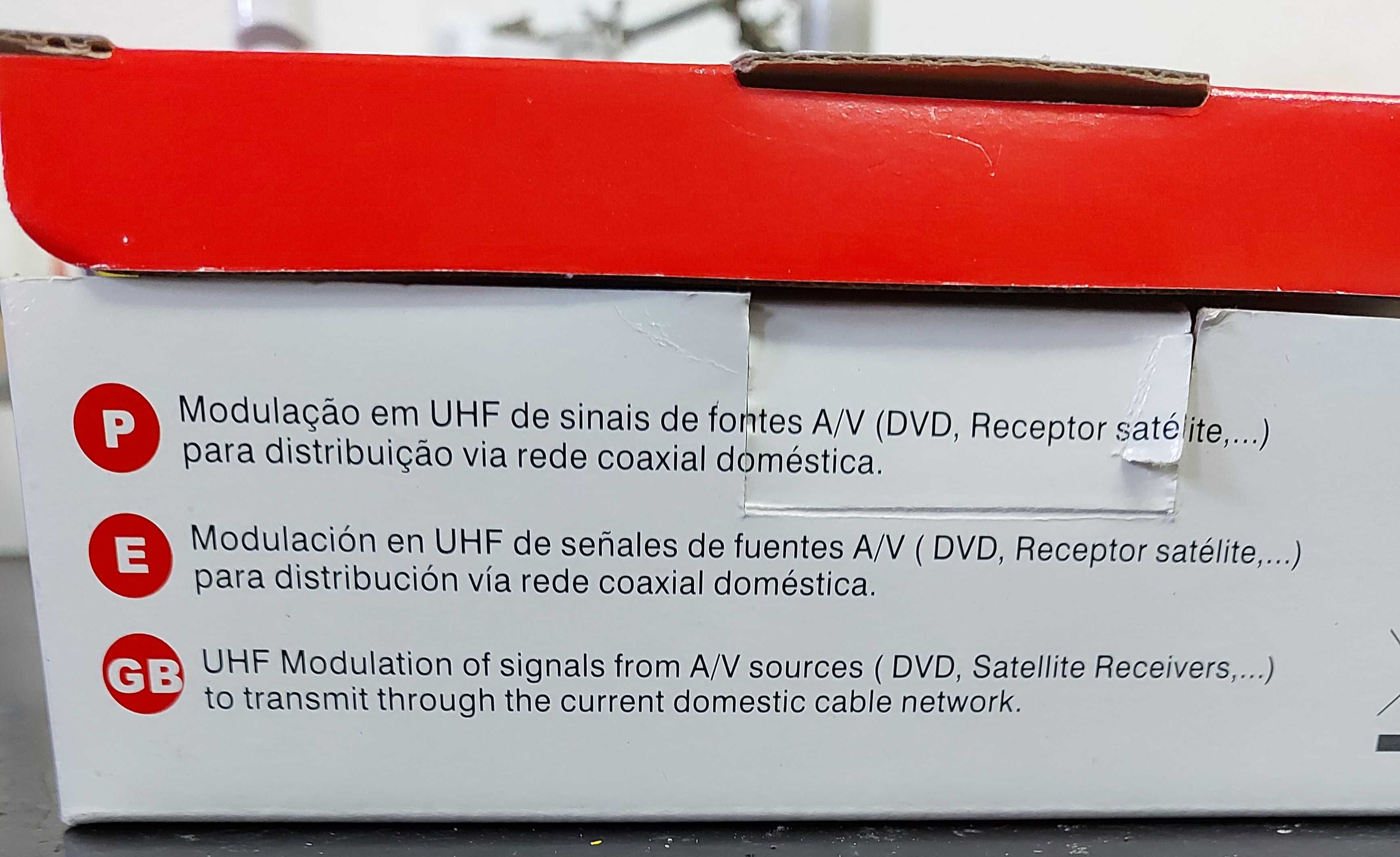 Modulador UHF para ligar uma box a um tv antigo sem canais digitais.