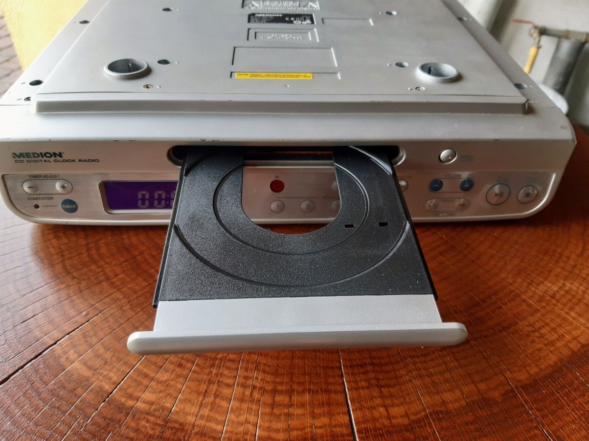 Radio z CD z pilotem