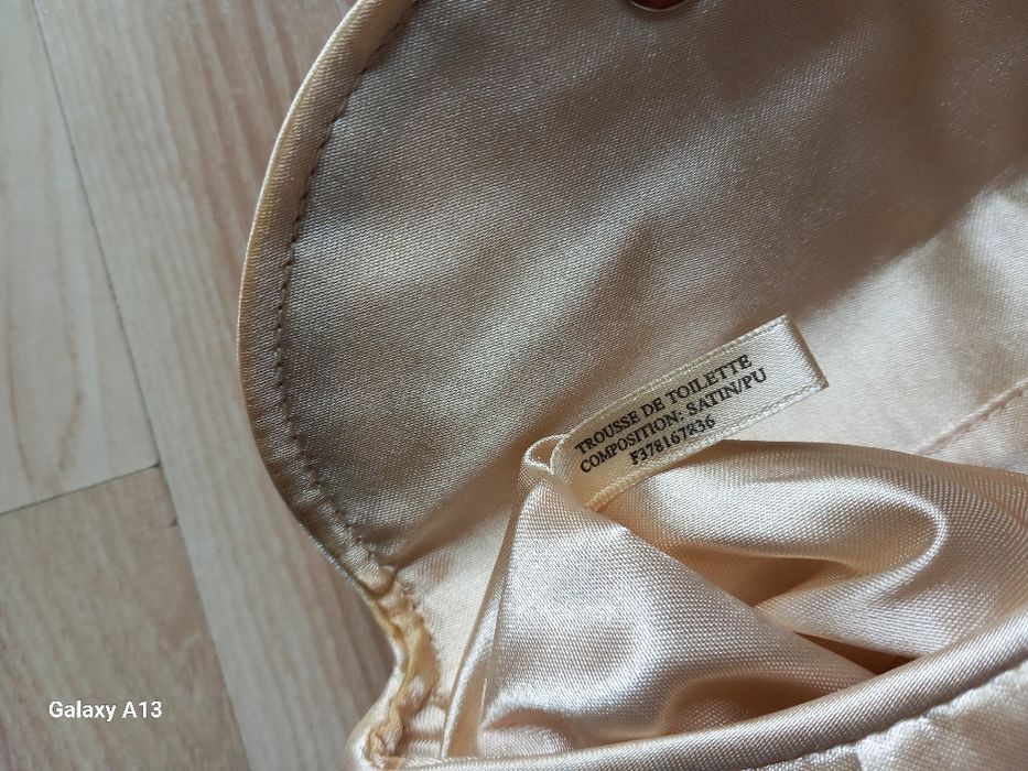 Christian Dior oryginalna damska kosmetyczka ecru