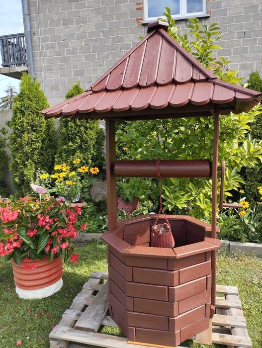 Studnia drewniana , studnia ogrodowa studnia