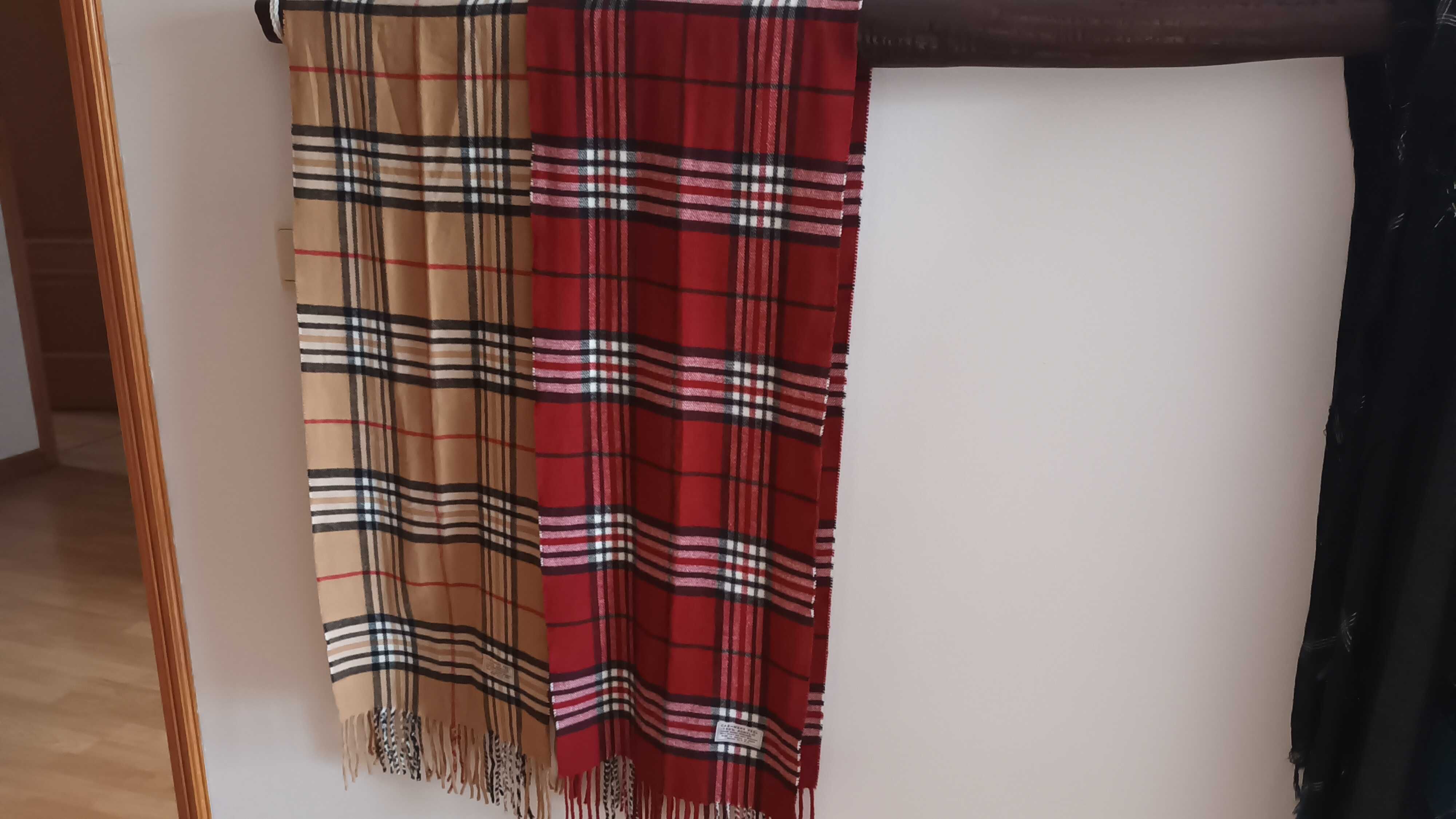 Cachecóis de inverno material muito macio, praticamente novos