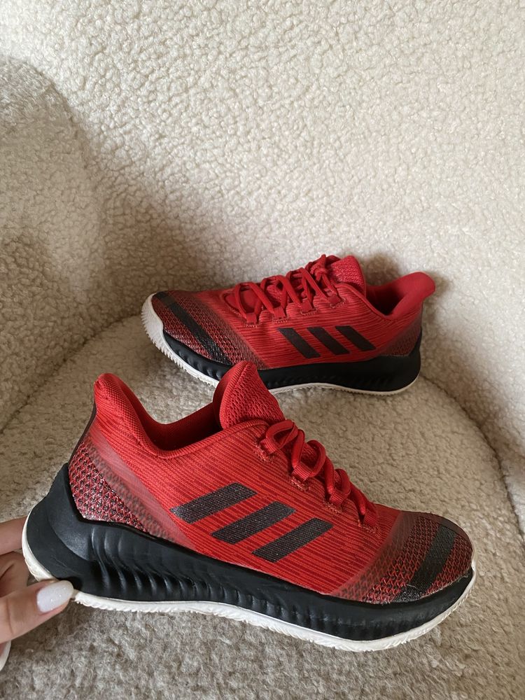 Кросівки Adidas 37,5 ромір ( 23,5 см устілка) 10/10 стан