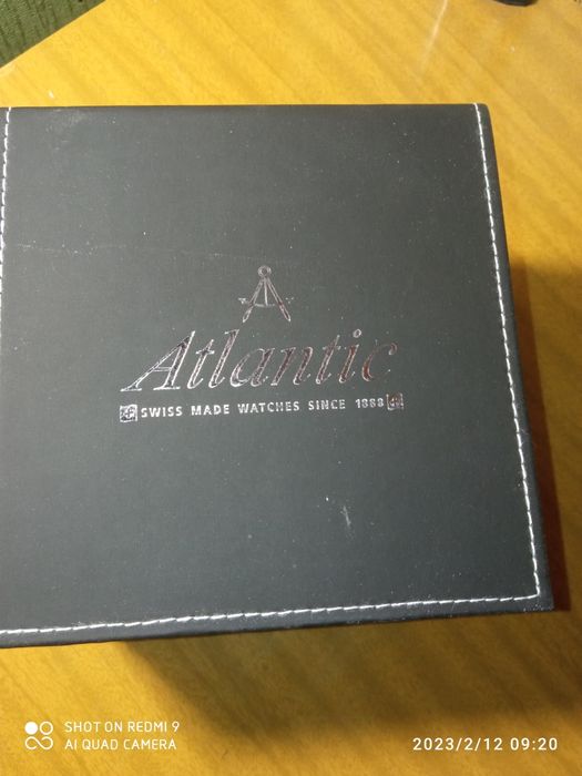 Швейцарський годинник Atlantic