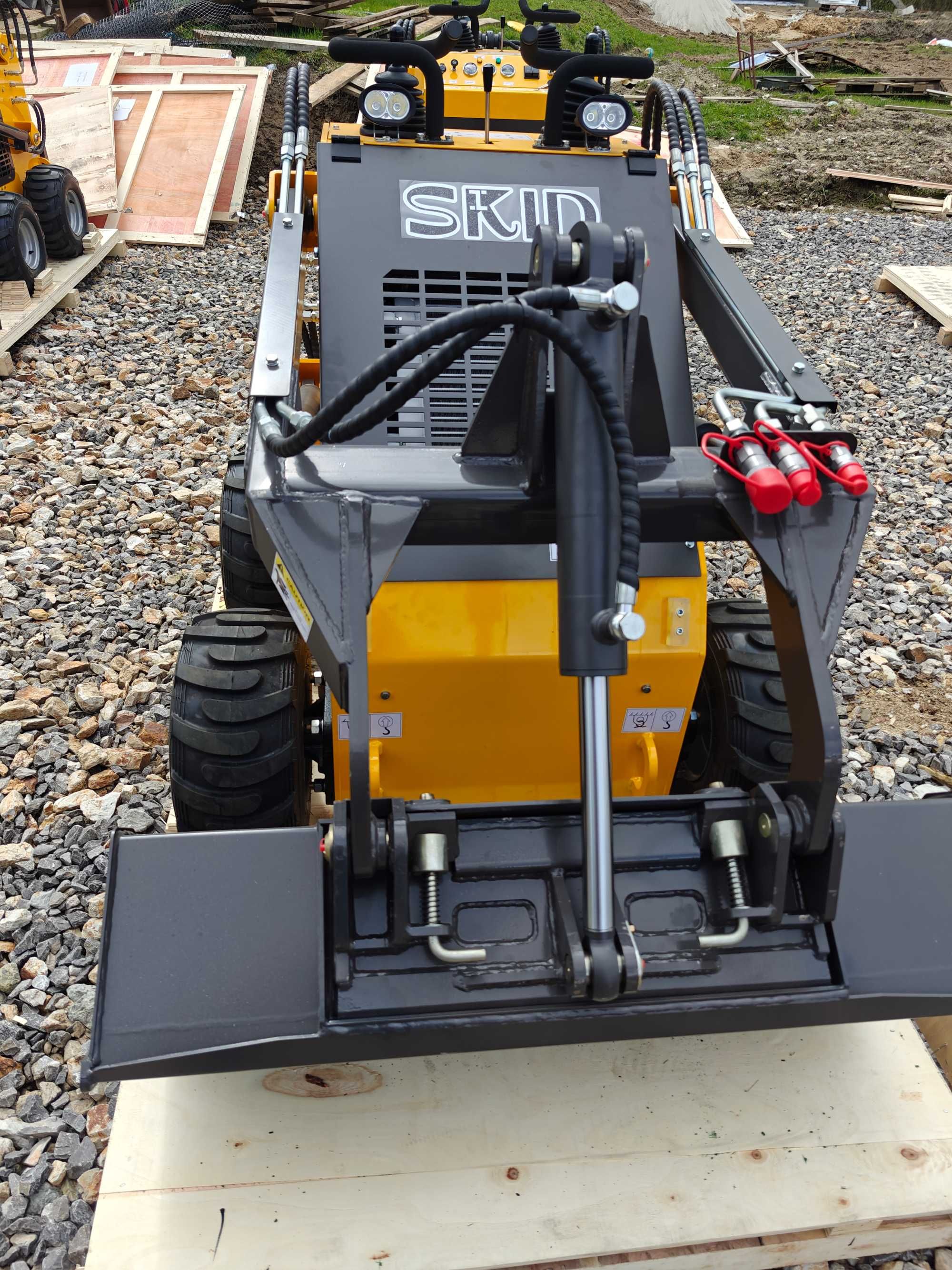 Miniładowarka wielofunkcyjna SKID /Bobcat
